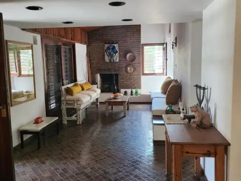EXCELENTE TERRENO Y CASA EN ROLDAN