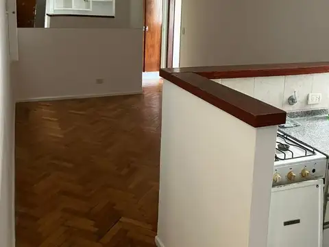 Departamento en Alquiler en Agronomia, $ 600.000