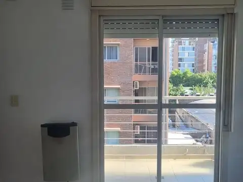 Departamento en Alquiler en Echesortu, $ 450.000
