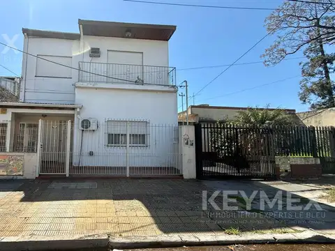 VENTA CASA 5 AMBIENTES SAN ISIDRO CON PATIO TERRAZA