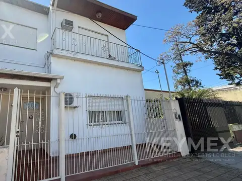 VENTA CASA 5 AMBIENTES BOULOGNE CON PATIO TERRAZA
