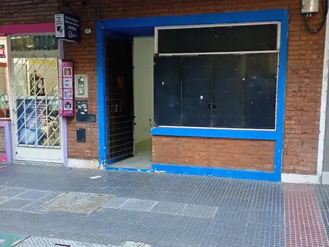 Local en Alquiler en Floresta Sur, $ 650.000