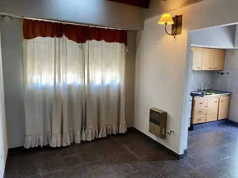 Casa en Alquiler en Rafael Calzada, $ 800.000