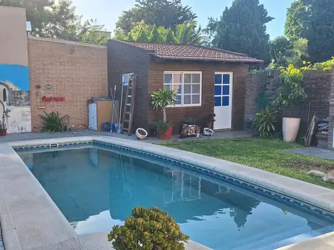 Casa en Venta con 2 cocheras