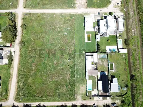 Terreno a la venta en Villa Castells, Gonnet. Apto banco