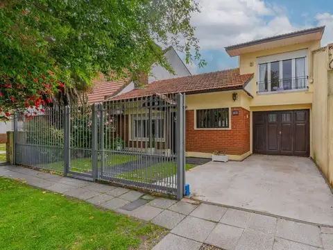 VENTA CASA 5 AMBIENTES PUNTA MOGOTES GRAN JARDIN