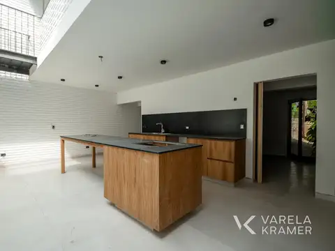 Casa 5 ambientes con 5 baños