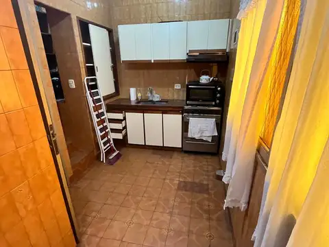 Depto Tipo Casa 4 ambientes con 2 baños