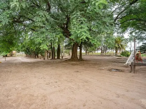 Campo en Fighiera con Casa quinta y Galpones