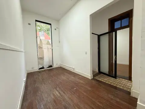 Casa 8 ambientes con 1 baño