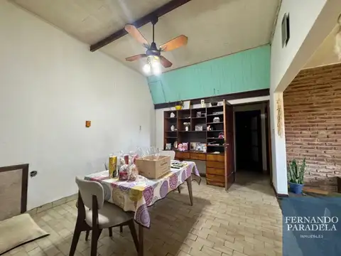 Casa en Venta con 2 cocheras