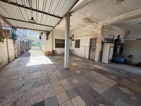 Galpon en Alquiler en Barrio España y Hospitales, $ 900.000