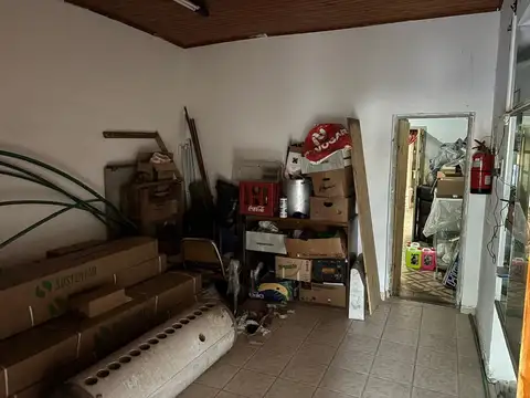 Venta Local + Estacionamiento-Cochera 12 autos VGG