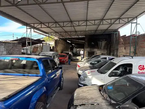 Venta Local + Estacionamiento-Cochera 12 autos VGG