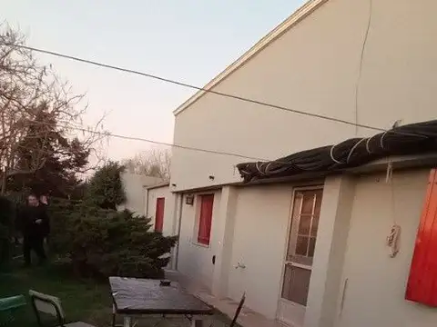 Casa 3 ambientes con 1 baño