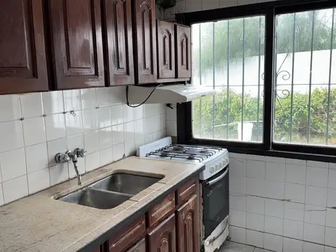 casa tipo Quinta - 3 dormitorios - 2 baños - Exclente ubicacion - salida a 2 calles