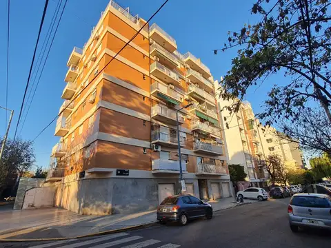 DEPARTAMENTO 2 AMBIENTES FRENTE CON AMPLIO BALCON TERRAZA