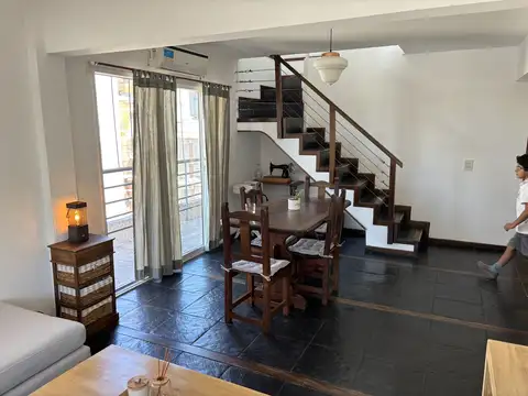 25 De Mayo 100, Piso 7