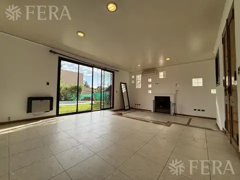 Casa 4 ambientes con 4 baños