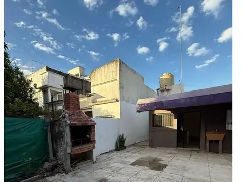 Casa en VENTA con Cochera - El Palomar
