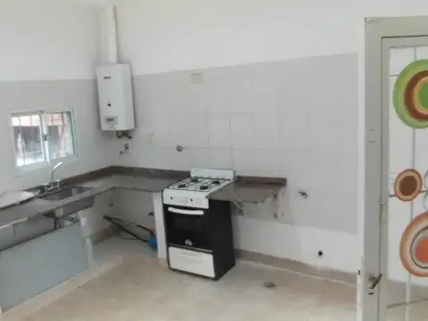 CASA DE 2 DORMITORIOS EN BARRIO GRAFICO