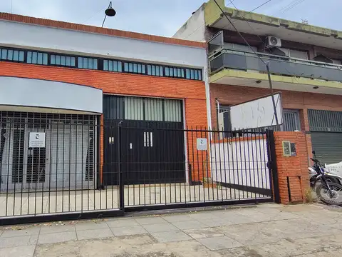 Local Oficina Comercial Sobre Yrigoyen, 382 m² Cub