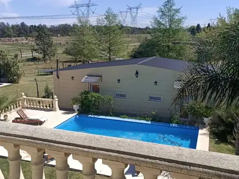CASA EN VENTA ESTILO FRANCES 6 AMBIENTES