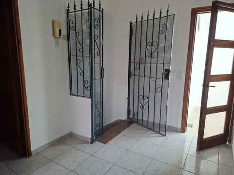 Depto Tipo Casa en Venta en Parque Chacabuco, USD 75.000