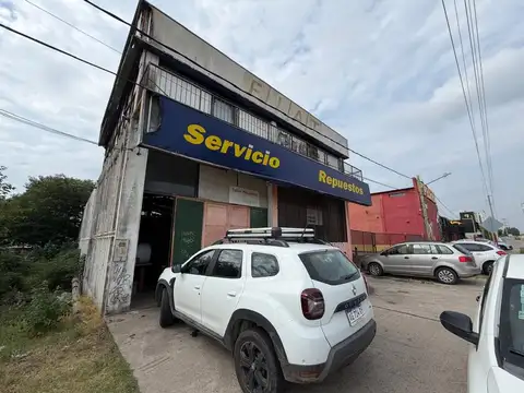 Venta – Taller Mecánico + Lote Lindero sobre Colec
