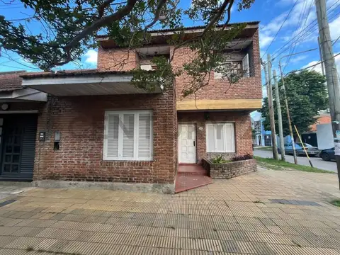 Ph tipo Loft de 1 Dormitorio con Patio en Venta en Berisso