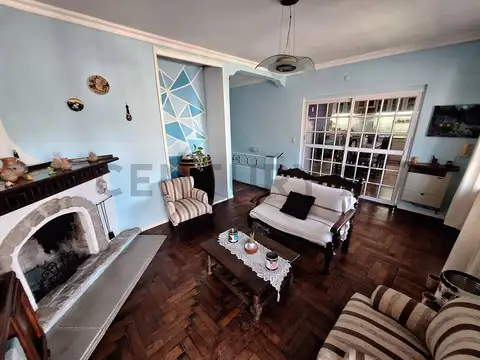 Venta - Casa 4 ambientes - Tigre Centro