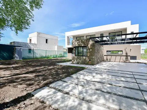 CASA 3 DORMITORIOS VENTA HARAS DEL SUR III NUEVA