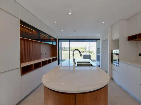 CASA 3 DORMITORIOS VENTA HARAS DEL SUR III NUEVA
