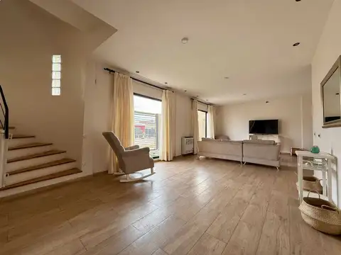 Casa en Venta en Plottier, USD 310.000