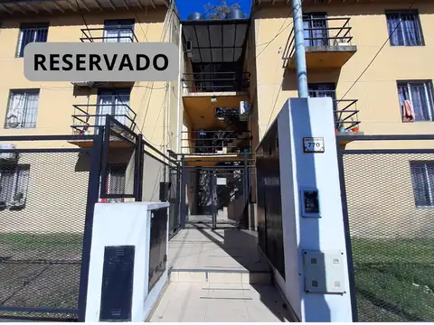 Departamento de un ambiente dividido con dos cocheras - ideal inversión en Venta - Morón