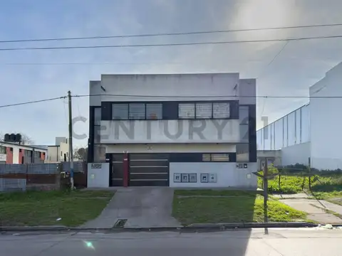 DÚPLEX EN 143 ENTRE 50 Y 52