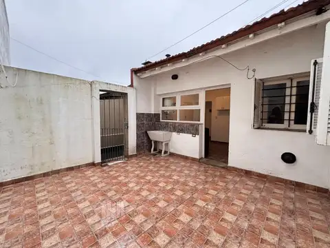 Depto Tipo Casa en Alquiler de 2 ambientes