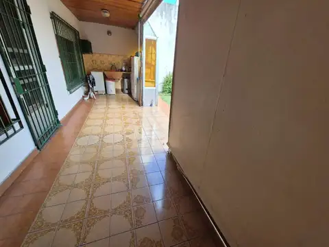 Casa 3 ambientes con 2 baños