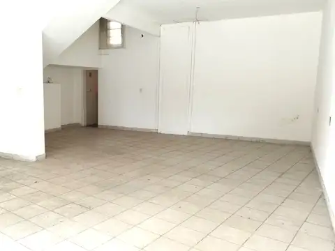 Av. Rivadavia 13500, Piso PB