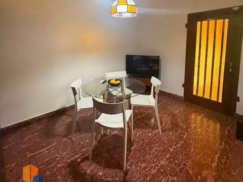 Casa en Alquiler con 1 cochera