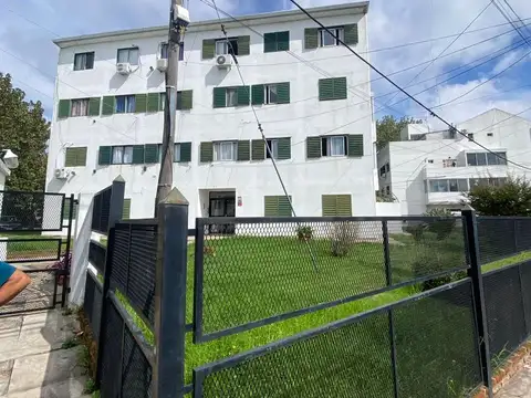 calle 141 entre 58 y 59  al 1200