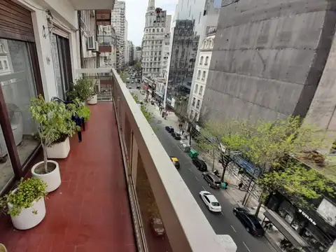 de Alvear, M. T. 1800, Piso 7