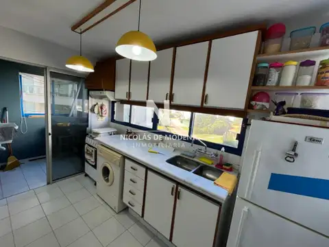 Vende apartamento en Brava Punta del Este de 2 dormitorios.