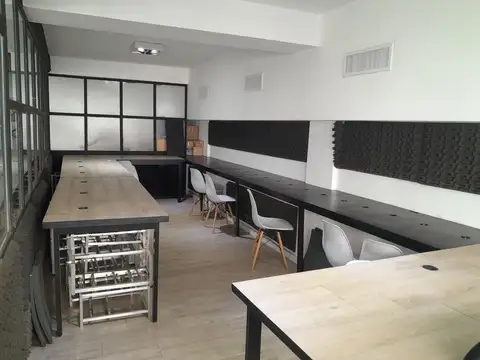 Oficina en Alquiler con 1 cochera