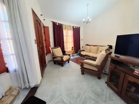 VENTA CASA 3 DORMIS MÁS DEPARTAMENTO Y BUNGALOWS