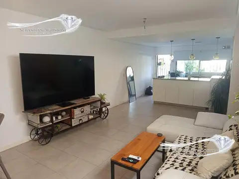 Depto Tipo Casa 4 ambientes con 2 baños