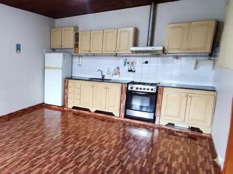 Casa en Venta con 3 cocheras