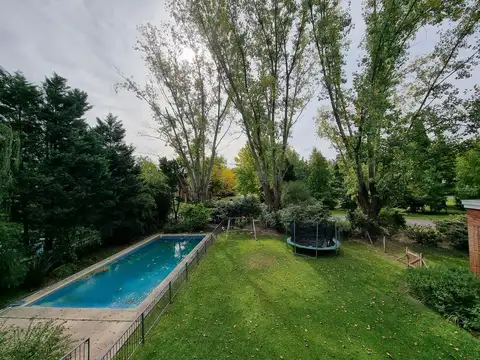 Casa 6 ambientes con 4 baños