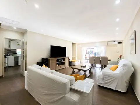 Casa 6 ambientes con 3 baños
