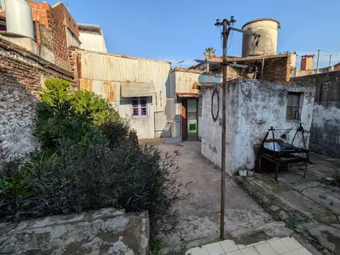 Casa en Alquiler con 2 cocheras